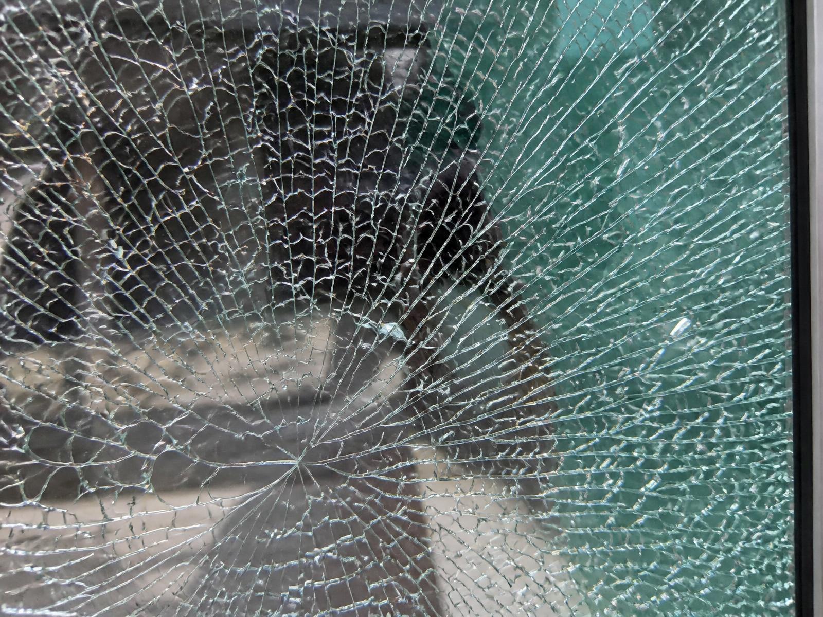 Laminated Glass — detail 2